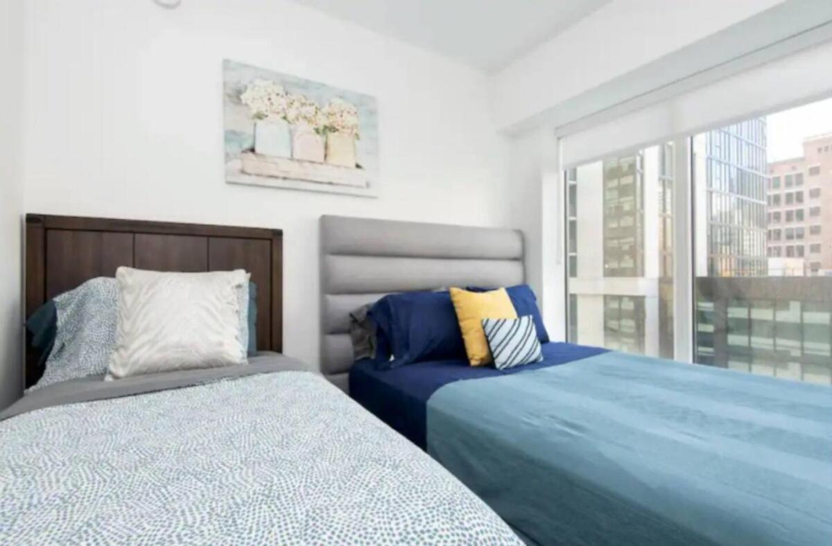 Snazzy 3 Bedroom High Rise With Pool, Hot Tub And Rooftop Deck Appartement *